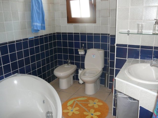 Salle de bains étage avec jacuzzi